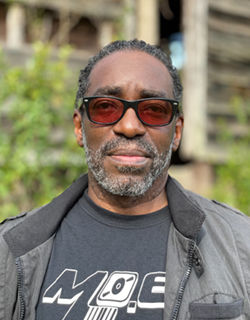 Headshot of Wayne