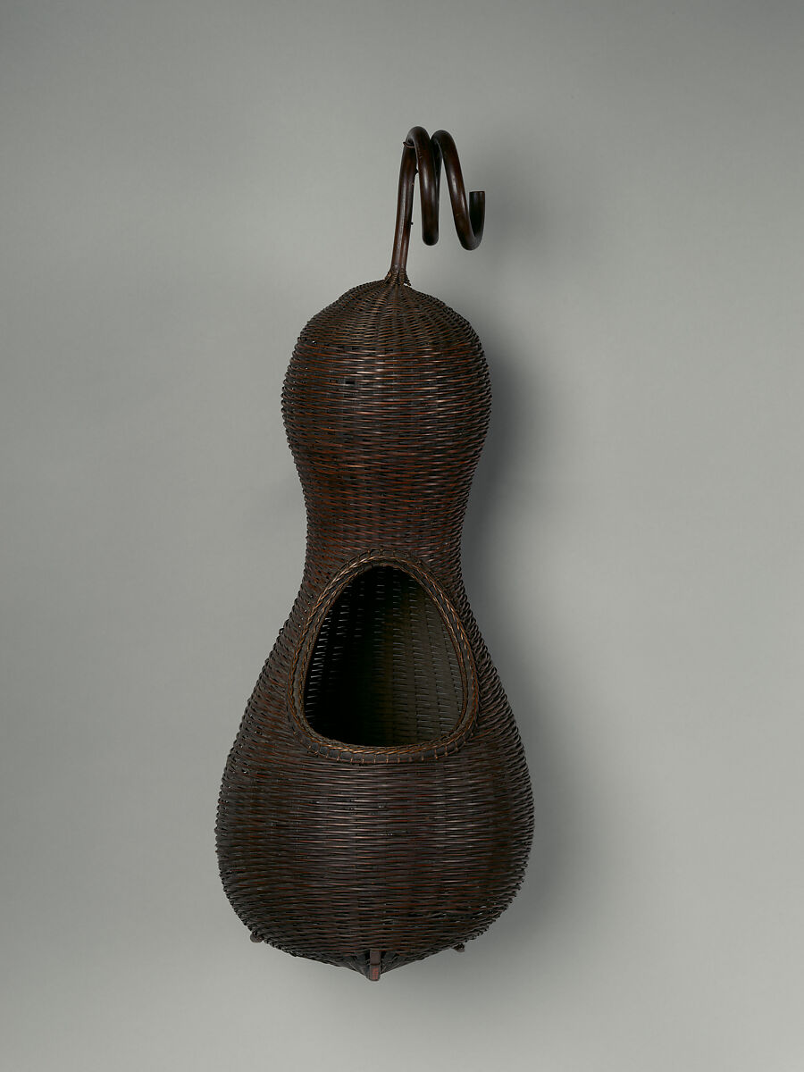 Gourd-shaped hanging wall basket for flowers (Kake-hanakago), Bamboo, rattan, Japan